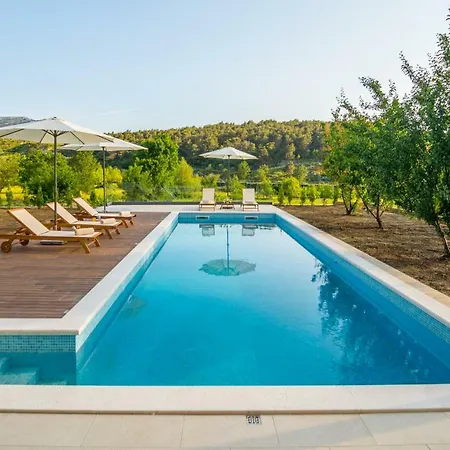 Agava Villa *